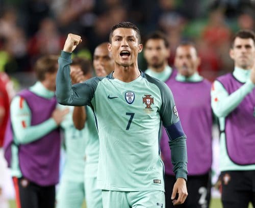 CR 7 im grünern Auswärtstrikot von Portugal (Foto Sbutterstock)